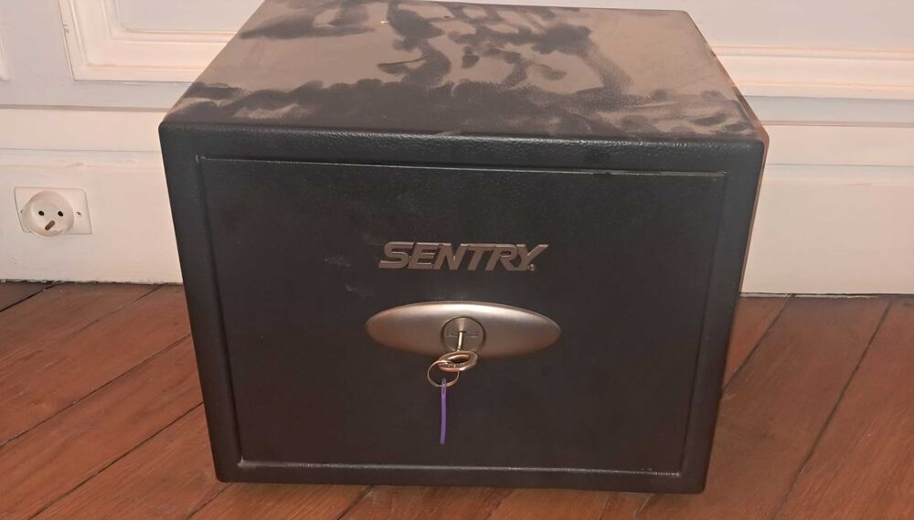 Coffre-fort Sentry(excellent &eacute;tat) Bijoux et montres