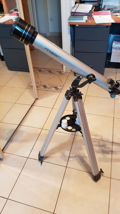 TELESCOPE NEUF 4 LOUPES + TREPIED
50 Clermont-l'Hrault (34)