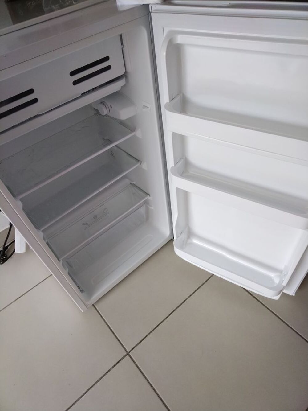 FRIGO TOP MARQUE HIGHT1ONE Electroménager