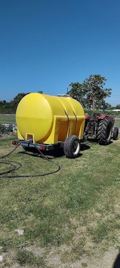 TONNE A EAU SUR RAMORQUE 3000 L 
3000 17120 Floirac