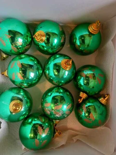 Lot de 10 boules de noël vertes 2 Villiers (86)