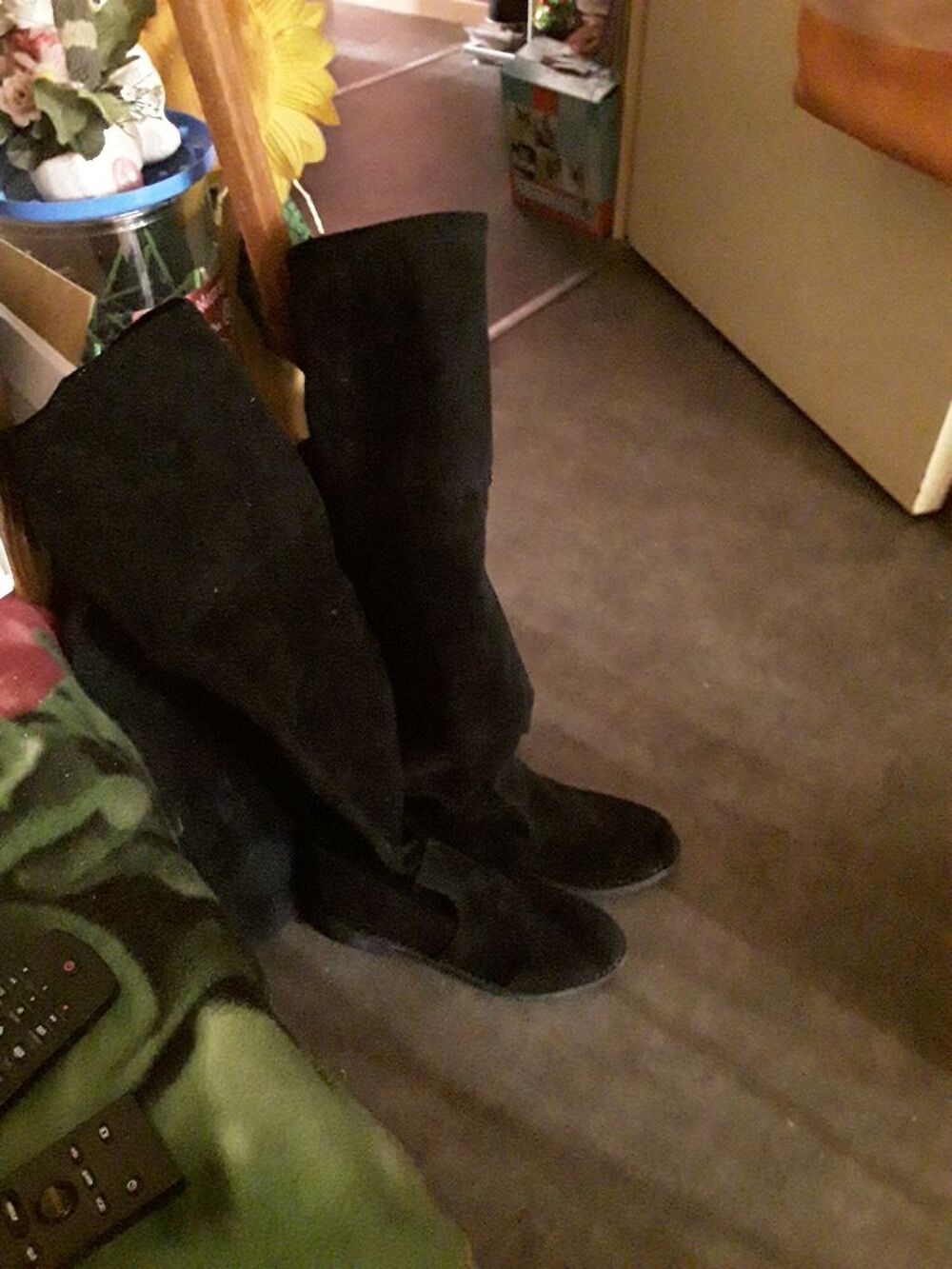 Magnifique paire de bottes haute noir et neuves Chaussures