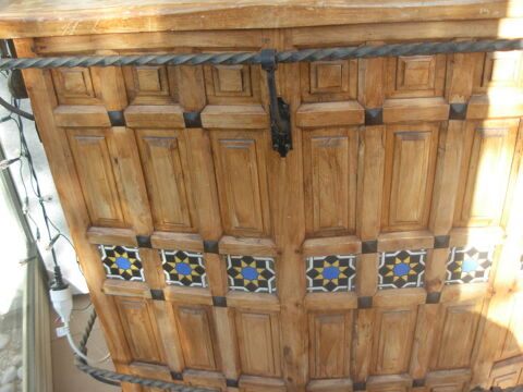 BAR meuble en bois et fer forg� : H 1,10 m P 35 cm L 1,50 m 50 Ch�n�railles (23)