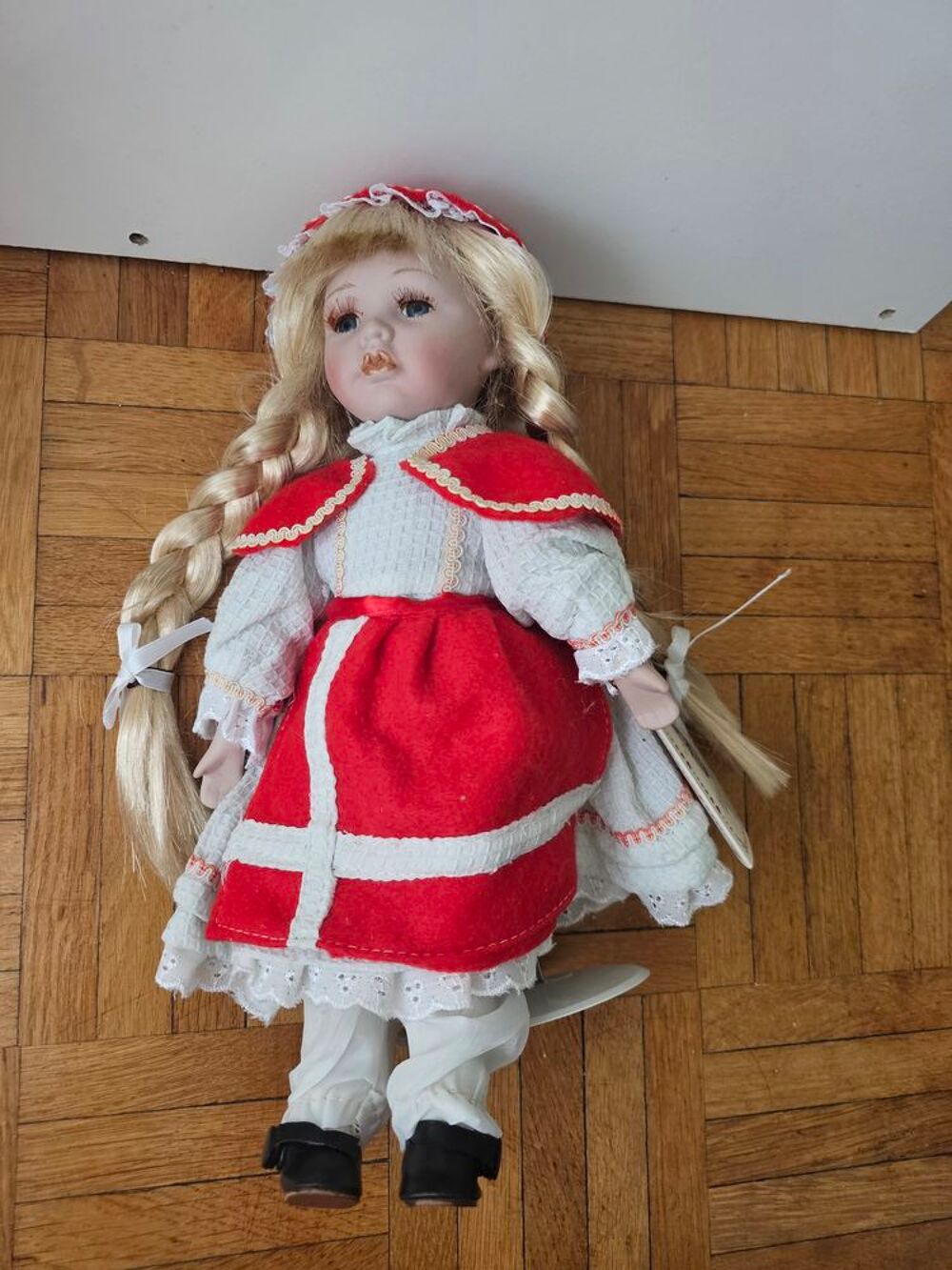 Poup&eacute;e en porcelaine Danemark 