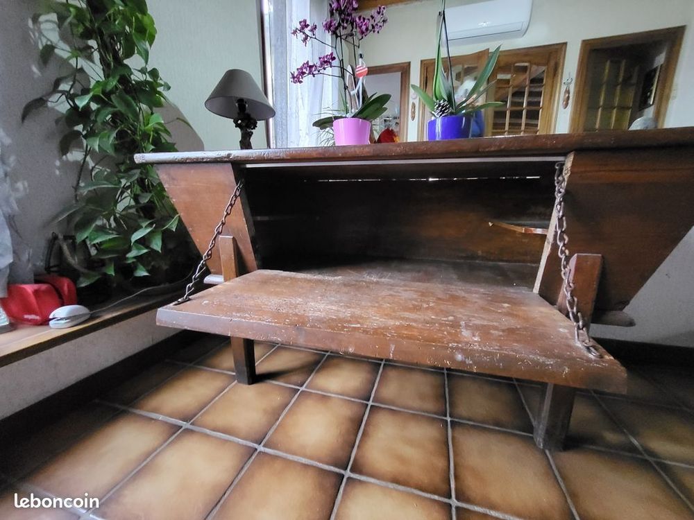 Un p&eacute;trin ancien en bar Meubles