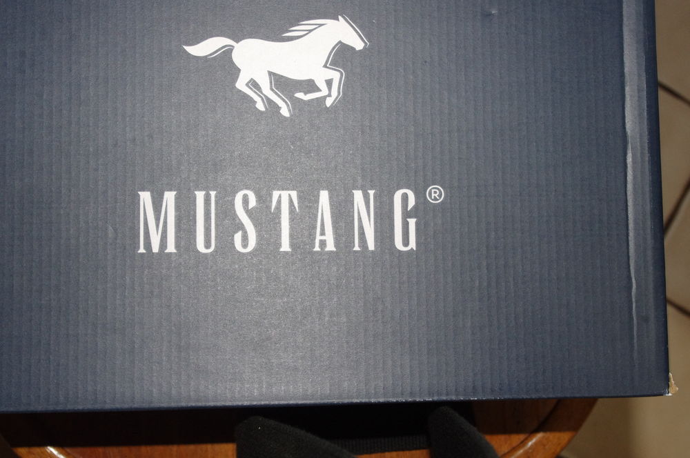 chaussures marque mustang pointure 42 Chaussures