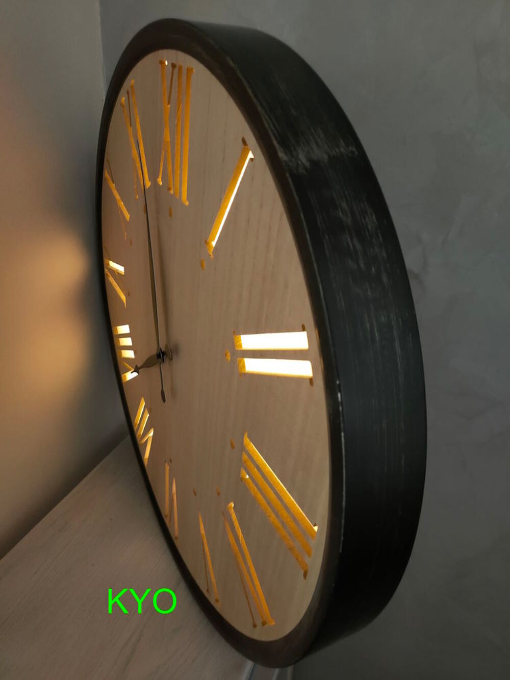 Grande Horloge murale industrielle chiffres romains LED 60cm Décoration