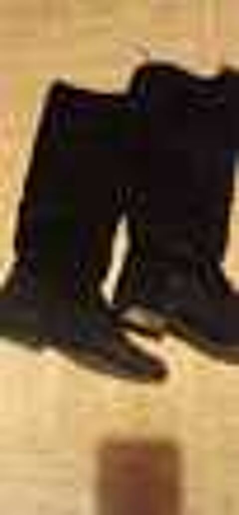 3 paires de bottes en daim Chaussures