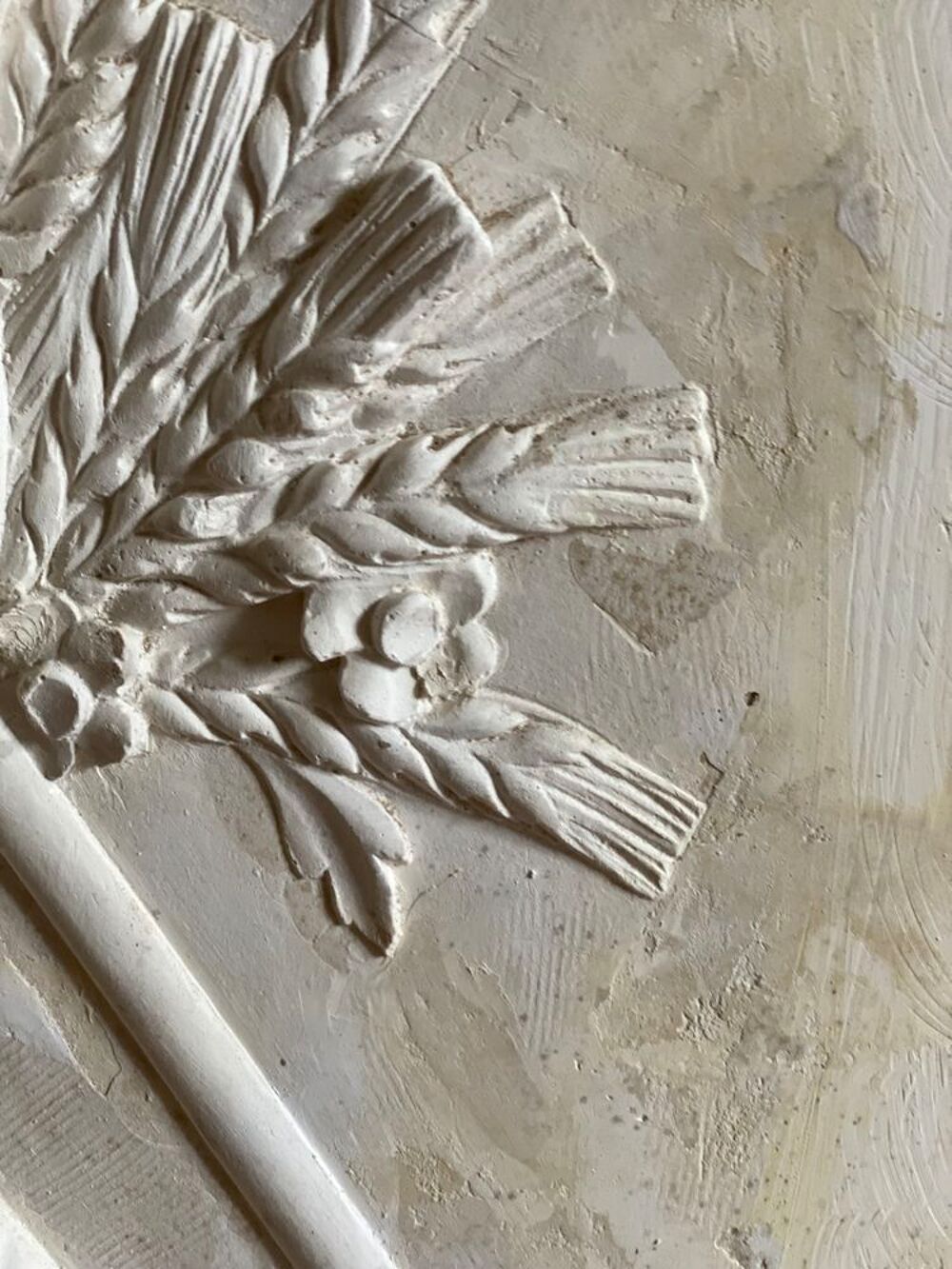 Bas relief en pl&acirc;tre Décoration