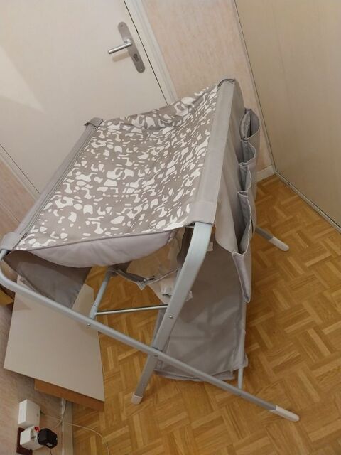 table  langer de la marque IKEA pliable 45 Bourgoin-Jallieu (38)