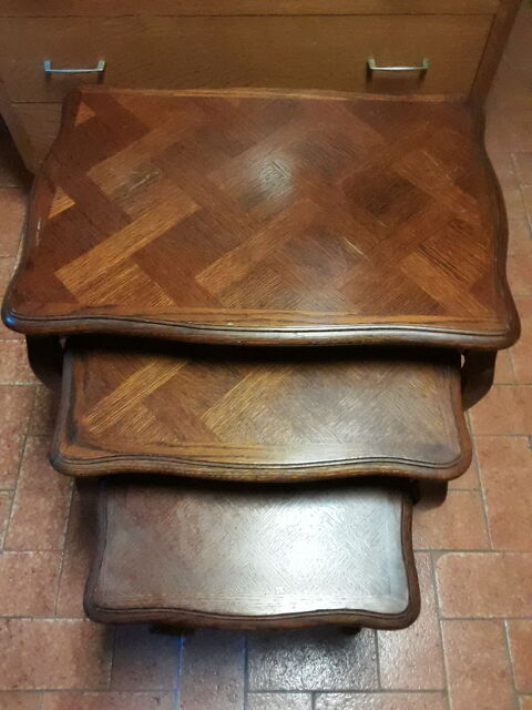 Tables gigognes. 45 La Varenne St Hilaire (94)