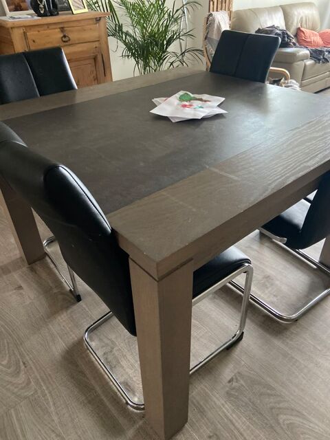 Table extensible Chevry-Cossigny (77)