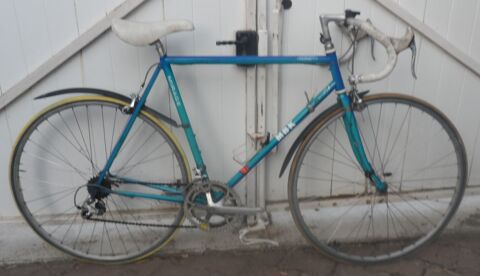 Vélo de course homme années 60/70
MBK 14 vitesses collector 100 Castries (34)