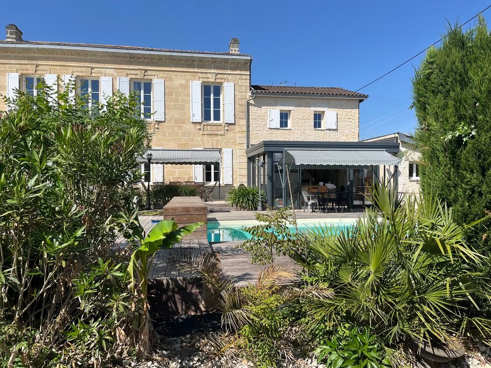 Vente Propriété/Château Maison girondine située au calme Aubie-et-espessas