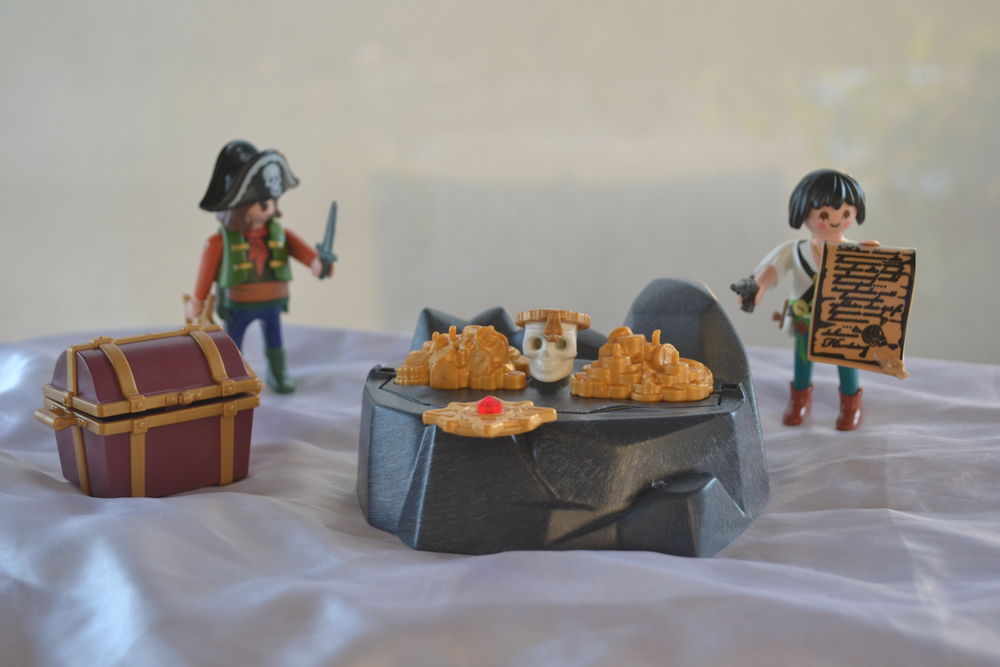 PLAYMOBILS - FIGURINES PIRATES Jeux / jouets