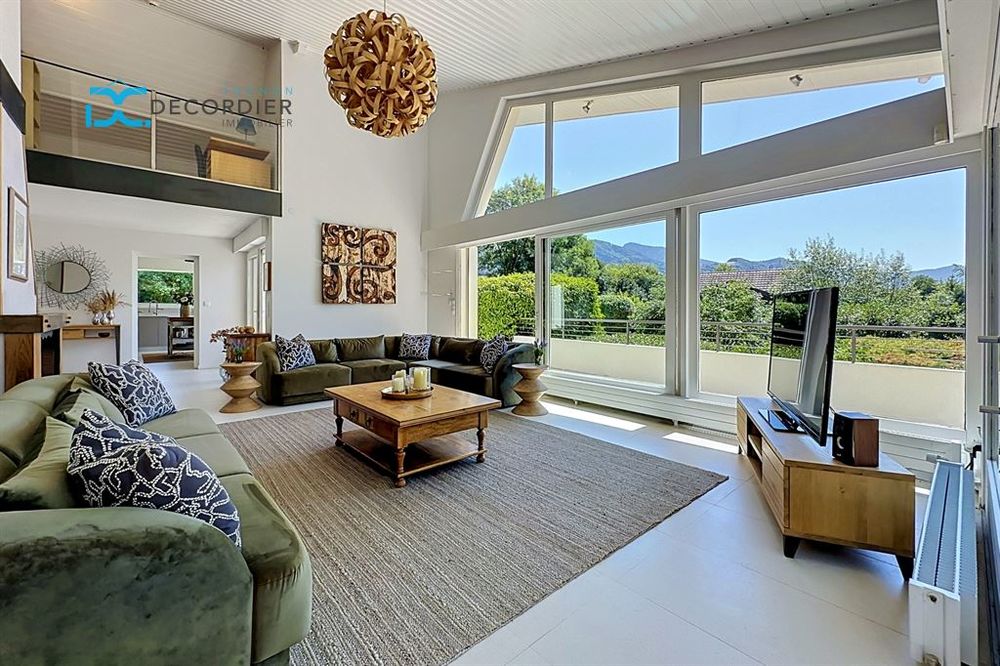 Vente Maison À VENDRE – Maison individuelle de 231 m² sur un terrain de 2 989 m² à Allinges Allinges