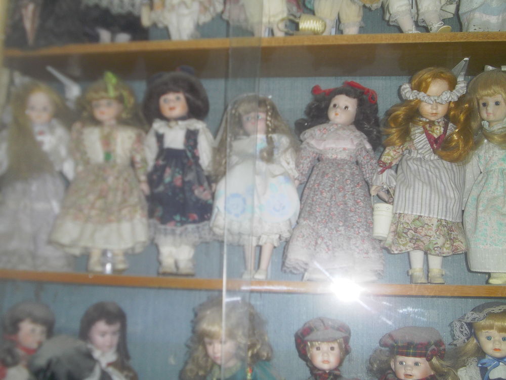 Tr&eacute;s Belle Poup&eacute;e de collection en porcelaine Jeux / jouets