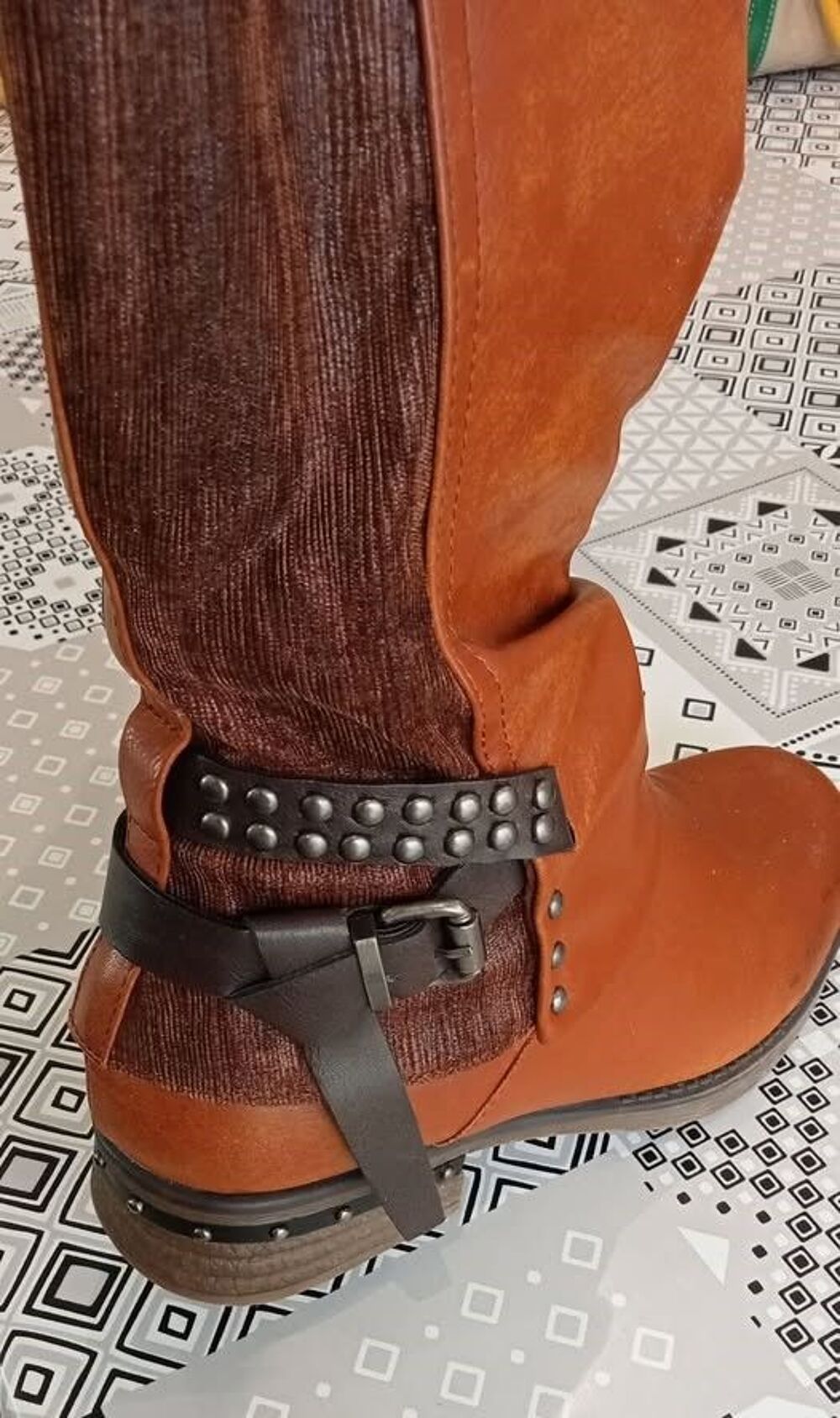 Bottes textile et imitation cuir. Maroquinerie