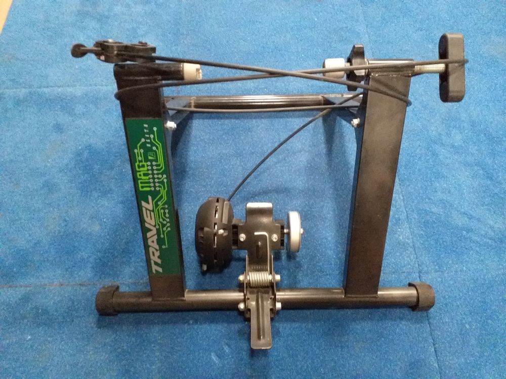  Home Trainer Bon &eacute;tat.
Vélos