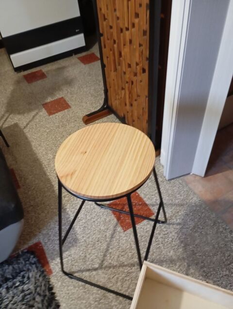 Aire de jeux pour calopsite avec tabouret 48 59590 Raismes