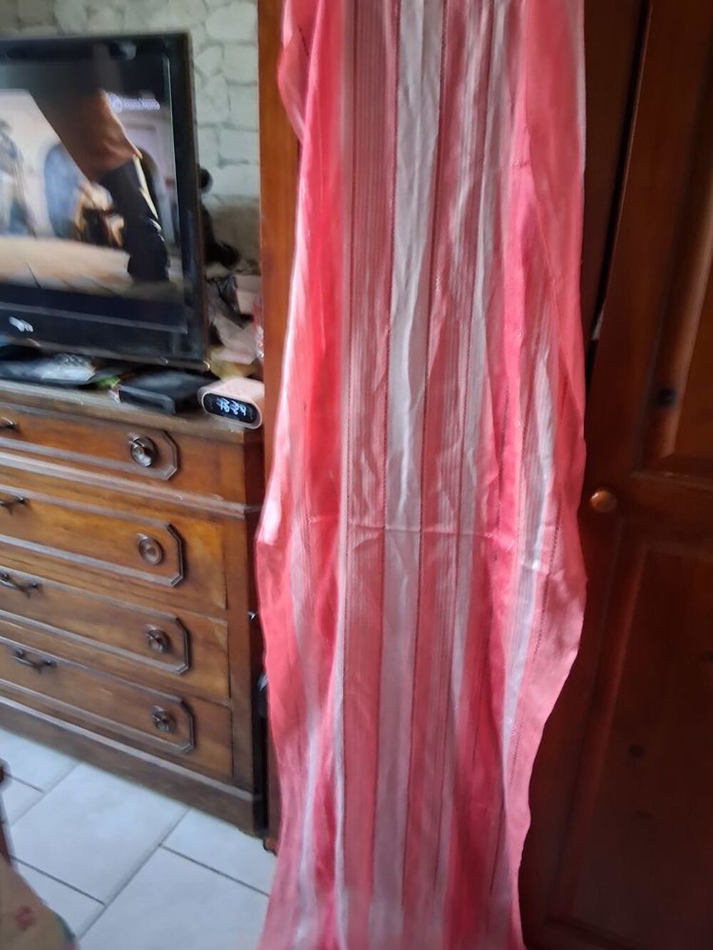 &Eacute;CHARPE ROSE ET BLANC NEUVE 1,40X0,40METRES Vêtements