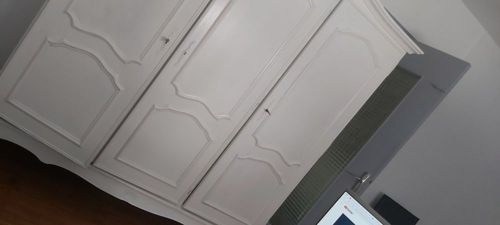 armoire en bois massif Meubles