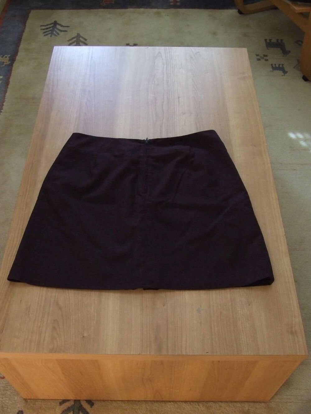 Jupe courte droite. CAMA&Iuml;EU. Lie de vin. T. 44. TBE Vêtements