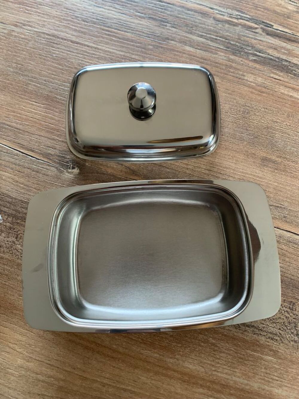 Beurrier avec poignet en acier inox de qualit&eacute; Electroménager