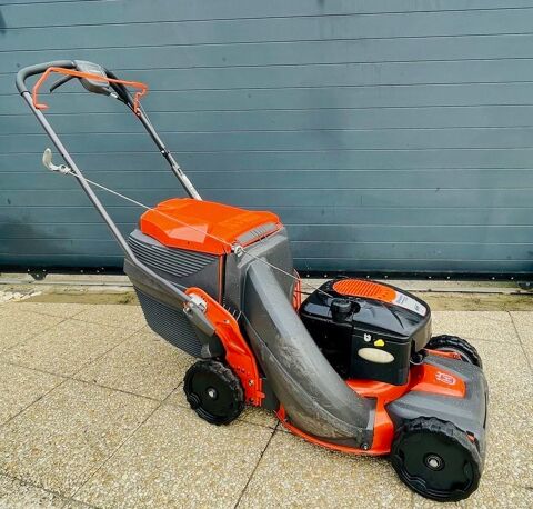 Tondeuse Husqvarna LC348V tract�e r�vis� 280 Bouafle (78)