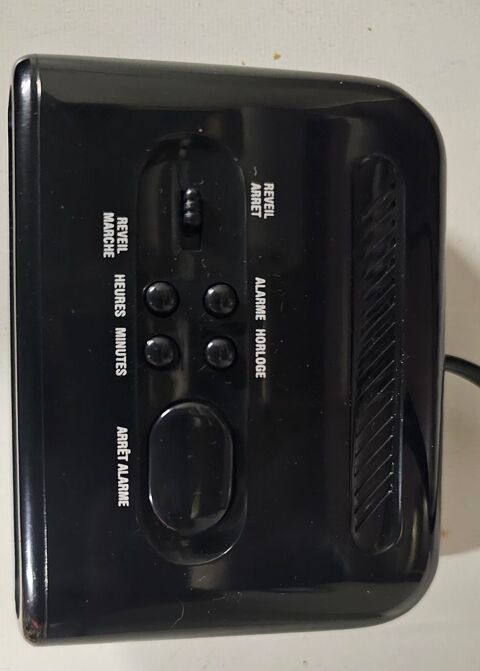 R�veil fixe ou de voyage
5 Viviers-du-Lac (73)