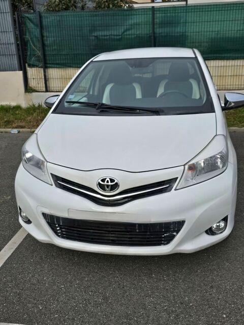 Toyota Yaris 100 VVT-i Design CVT 2014 occasion Saint-Lys 31470