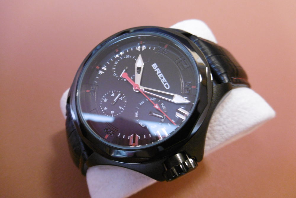Montre Breed noire NEUVE jamais port&eacute;e Bijoux et montres