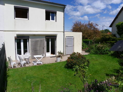   Maison semi-indépendante 6 pièces terrain 300m2  Maison - 6 pièce(s) - 81 m²