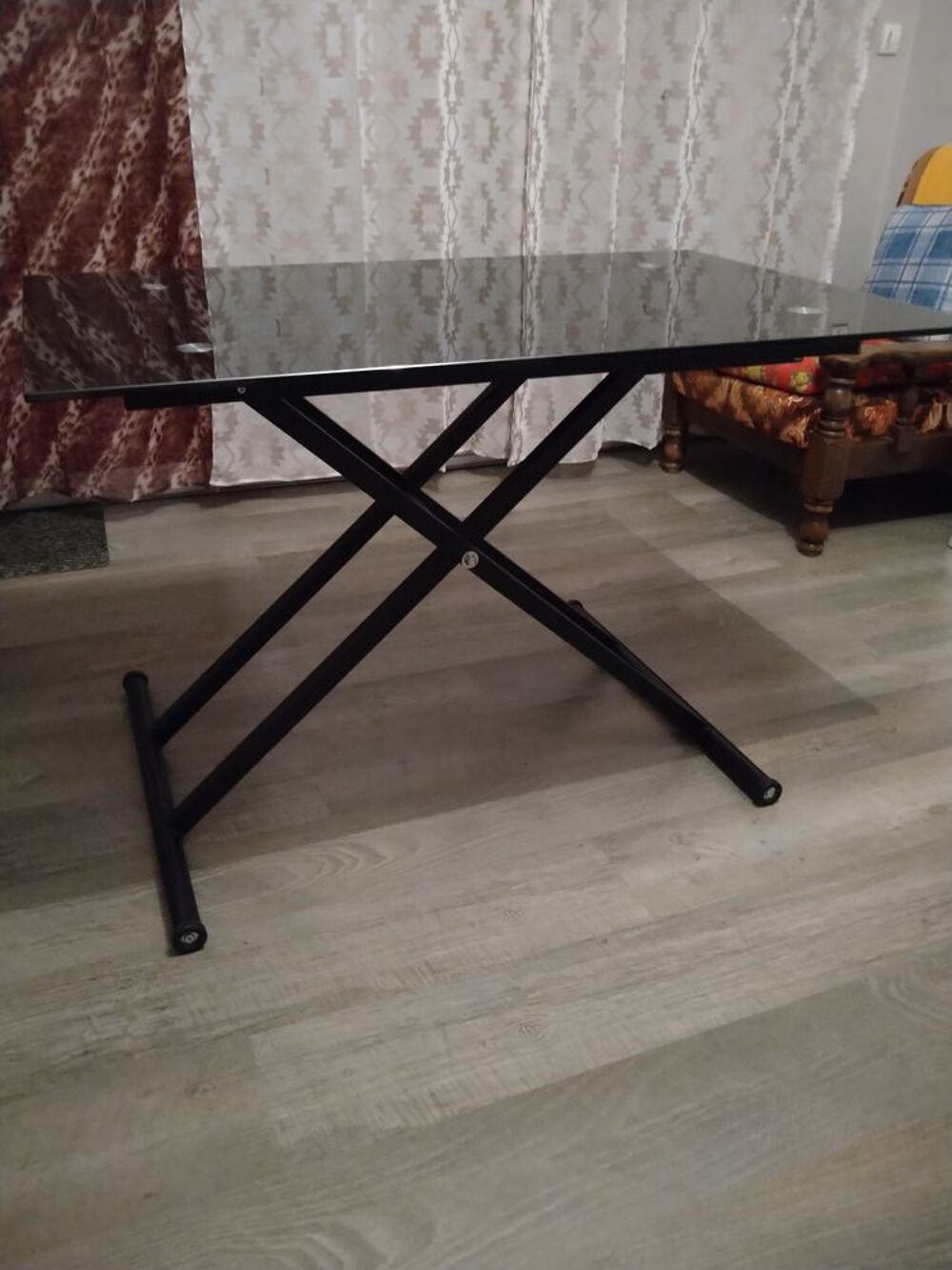 Table noir en verre Meubles