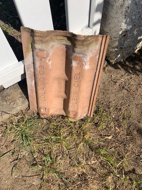 .Lot de 240 tuiles Redland Plein  Ciel Prix � d�battre 150 Lucciana (20)