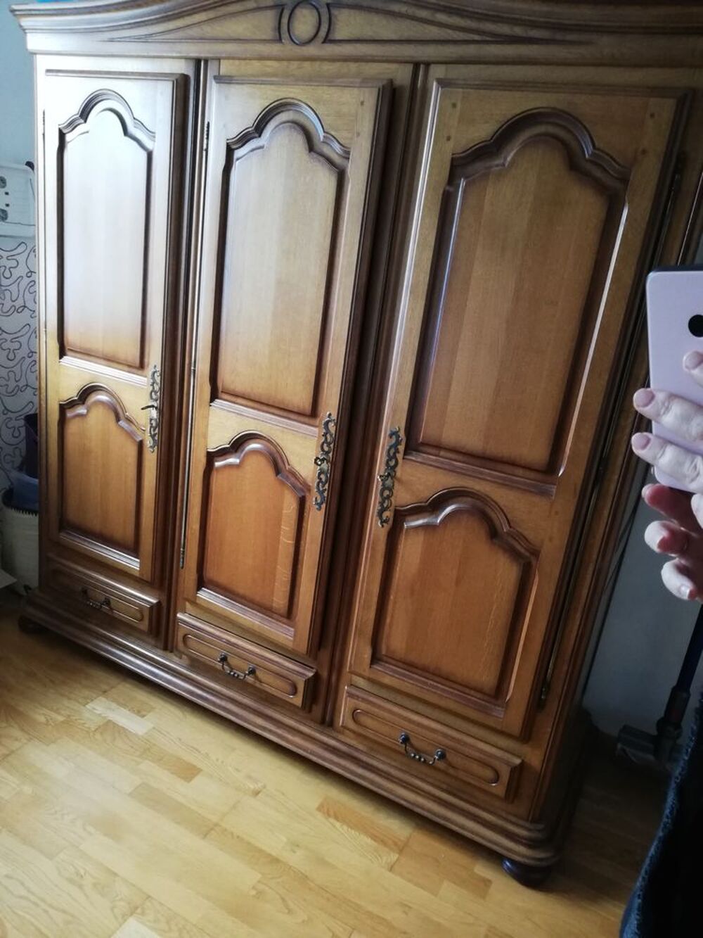 Armoire en ch&ecirc;ne massif Meubles