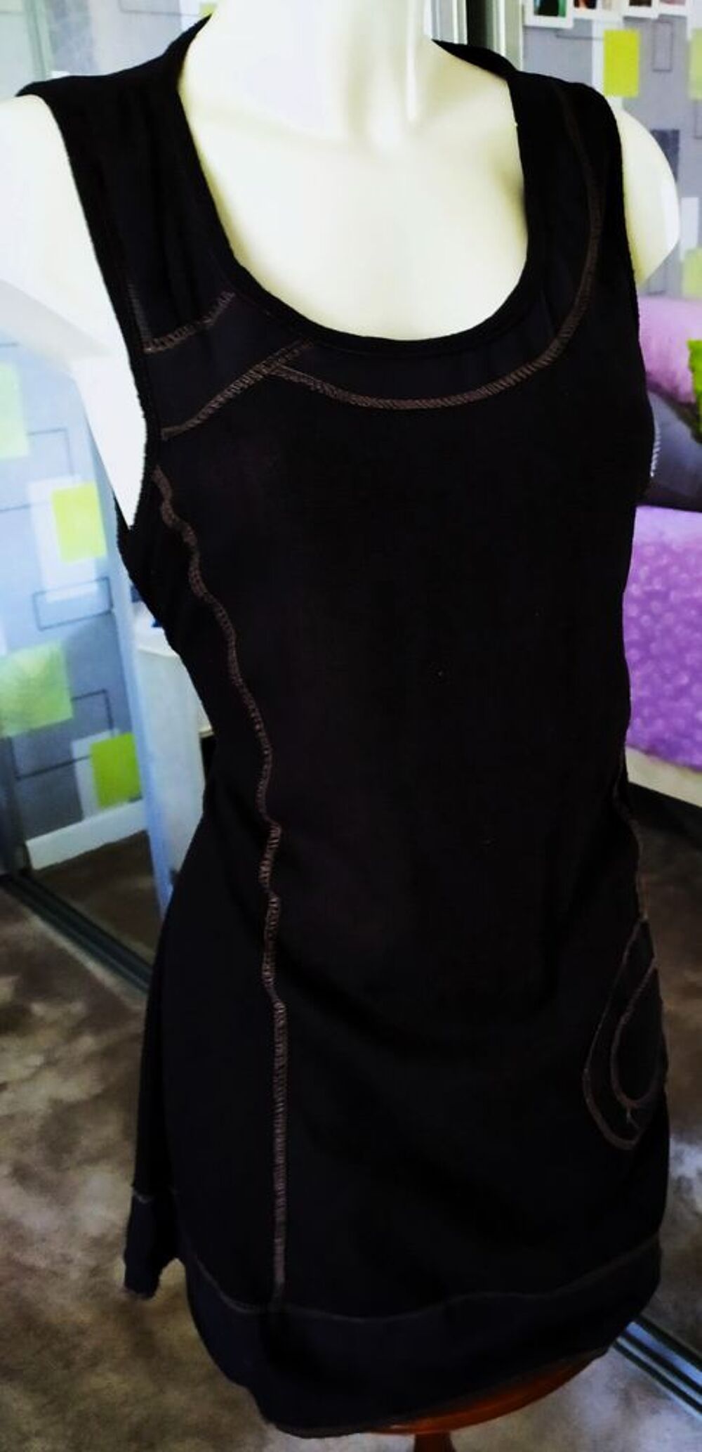 robe noire bordures brunes Vtements