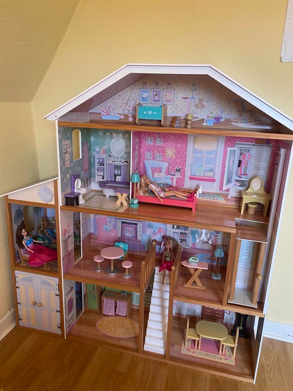 Maison de poup&eacute;es / Barbie Jeux / jouets