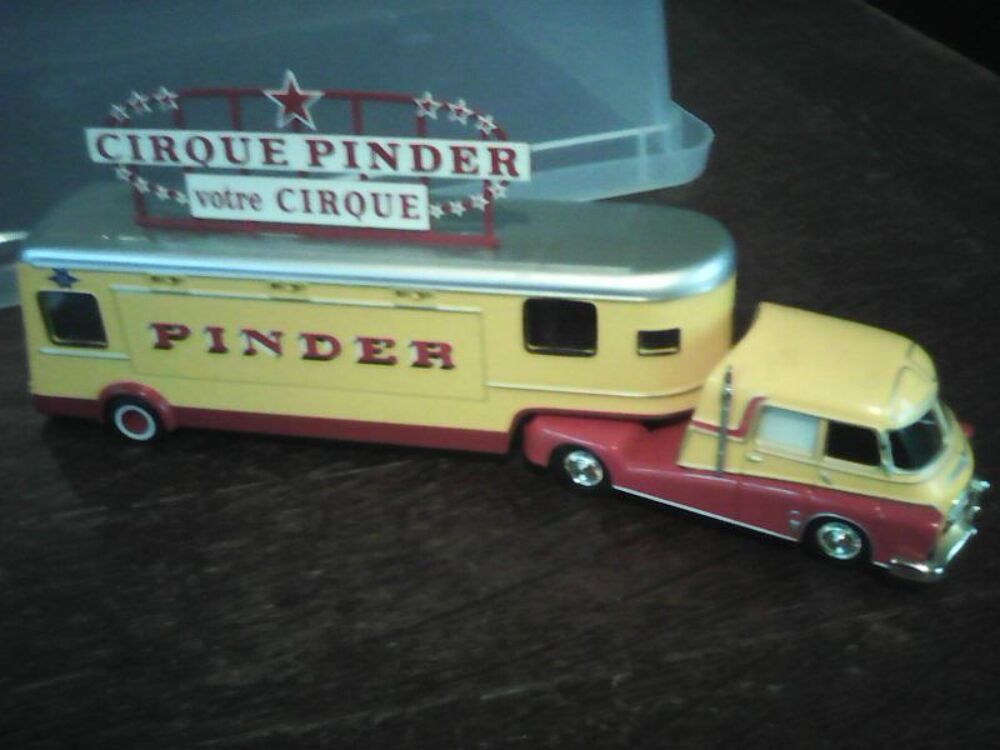 Camion Remorque Pinder 1/64 Mod&egrave;le r&eacute;duit 