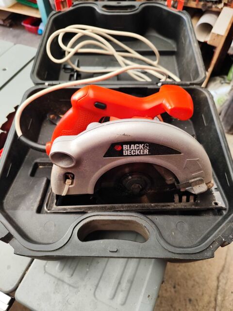 scie+circulaire+black+et+decker 35 Saint-Pardoux-les-Cards (23)