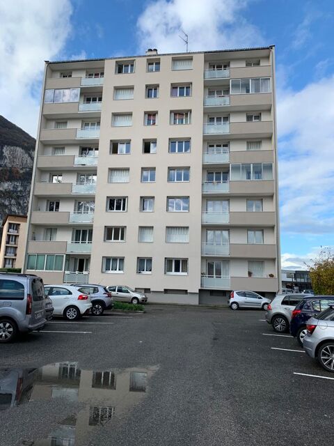   SASSENAGE beau 1 P + C 29 m2 2 �me �tage Appartement - 1 pi�ce(s) - 28 m�