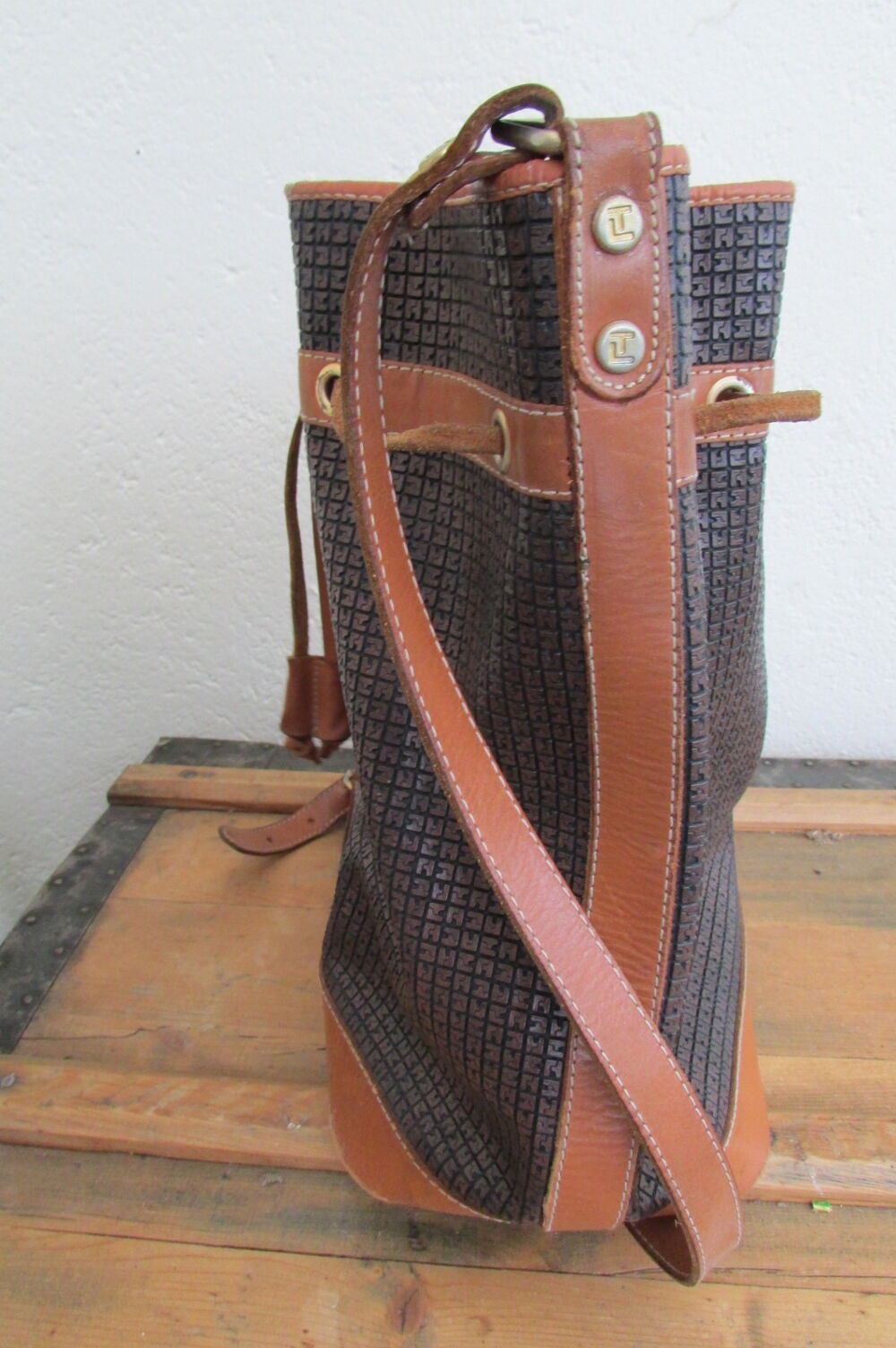 Sac bandouli&egrave;re, Ted Lapidus, vintage Maroquinerie