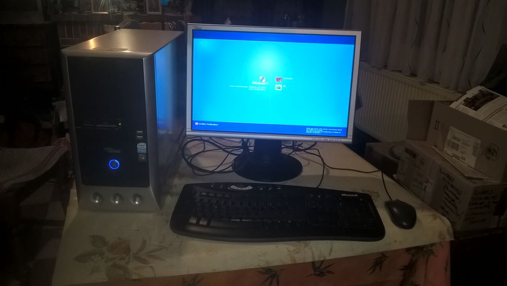 PC complet FUJITSU/SIEMENS. Matériel informatique