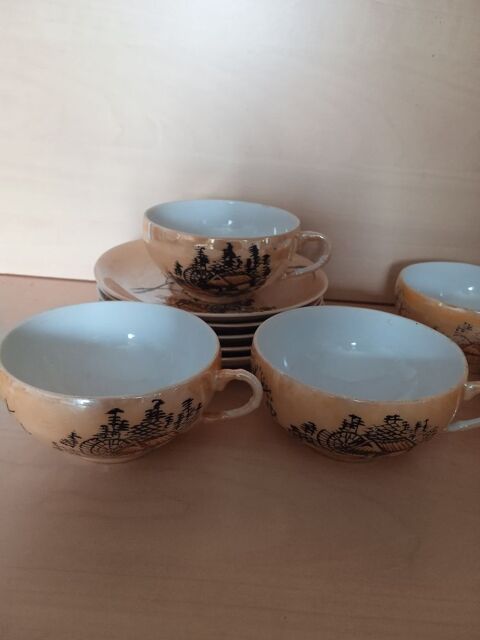 5 tasses et soucoupes japonaises fines 15 Valognes (50)