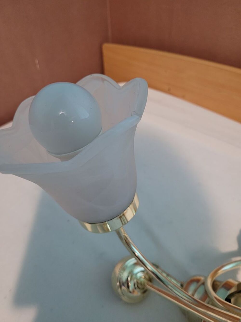 LUSTRE METAL DORE 3 TULIPES VERRE AVEC LES AMPOULES Décoration