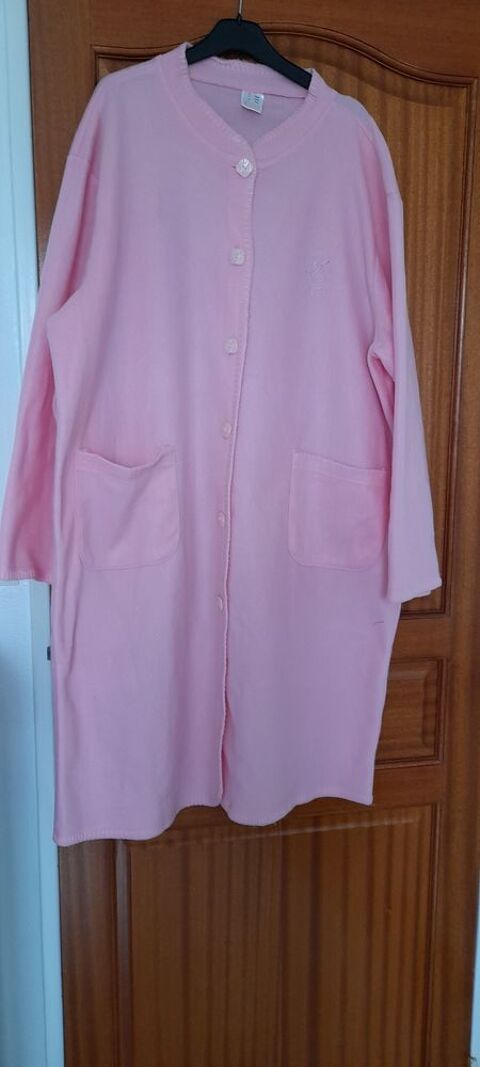 Robe de chambre.
4 Saint-Philbert-de-Grand-Lieu (44)