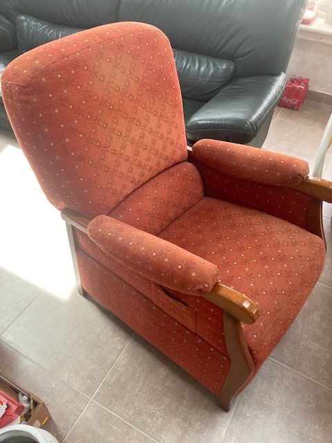 Deux fauteuils relax manuel rouge 100 Notre-Dame-d'O (37)