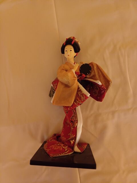 Figurine poupe japonaise 5 Bois de Nfles Saint Paul (97)