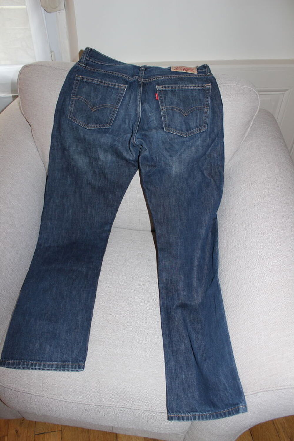 Jean Levi Strauss 514. Bon &eacute;tat. 
Vêtements