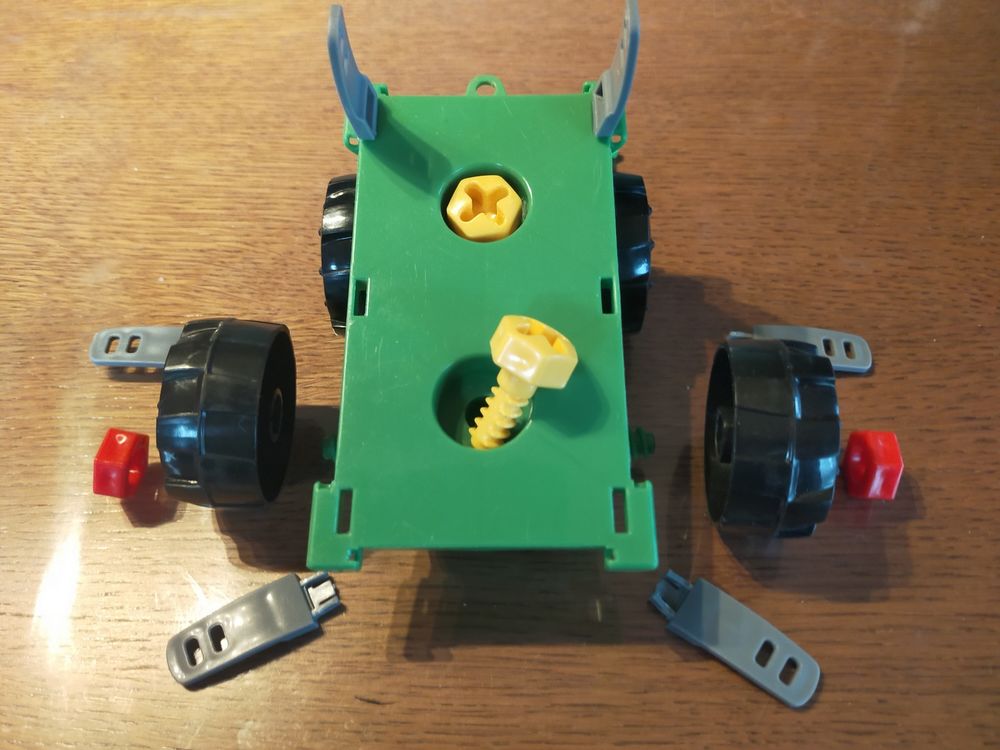 jeu de construction tracteur + 3 remorques
Jeux / jouets